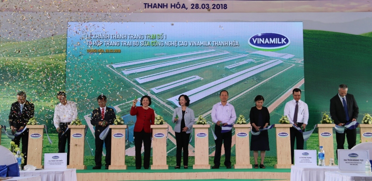 Khánh[-]thành[-]Trang[-]trại[-]số[-]1[-]thuộc[-]Tổ[-]hợp[-]trang[-]trại[-]bò[-]sữa[-]công[-]nghệ[-]cao[-]Vinamilk[-]Thanh[-]Hóa
